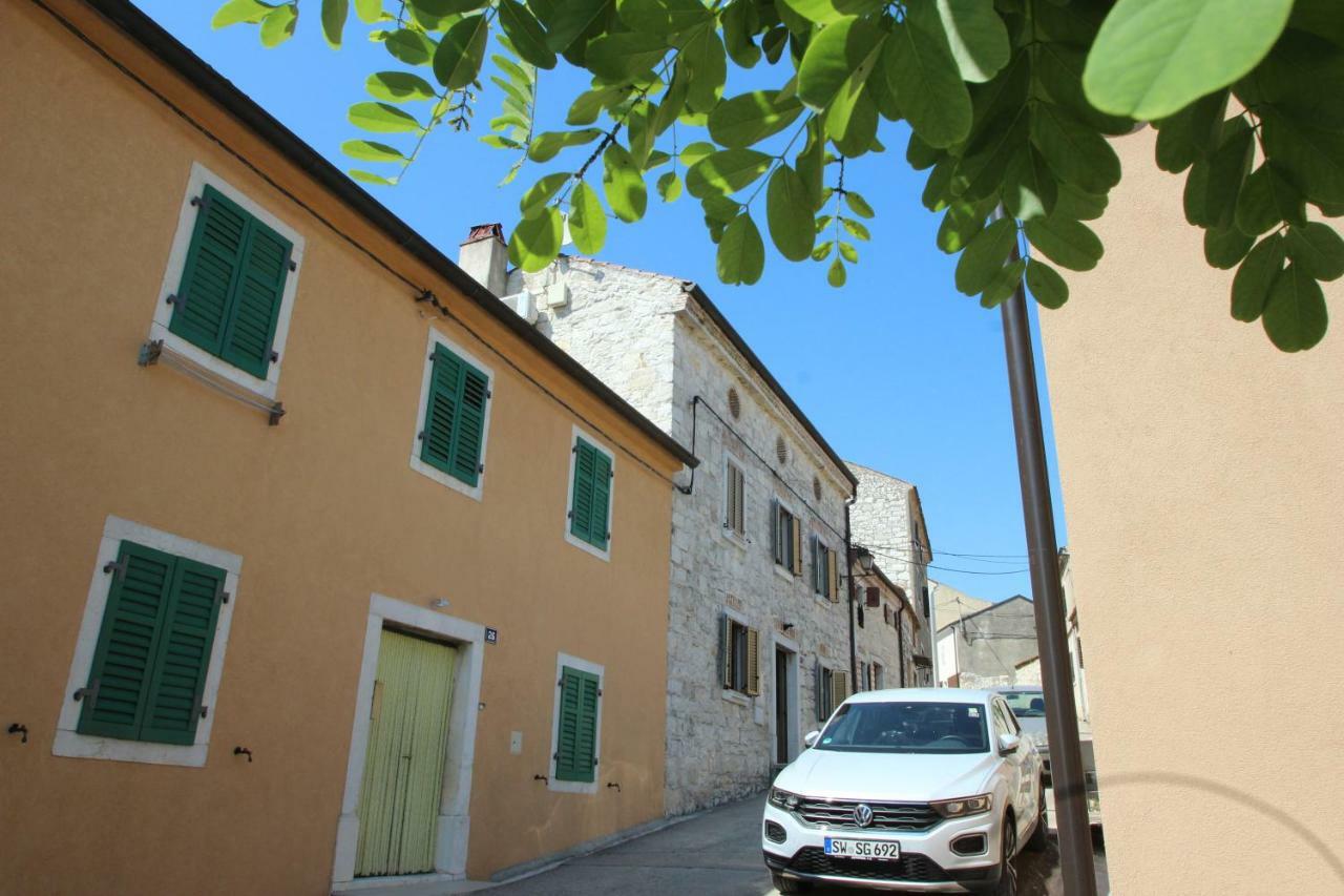 Appartments Mali Raj Vrsar Exterior foto