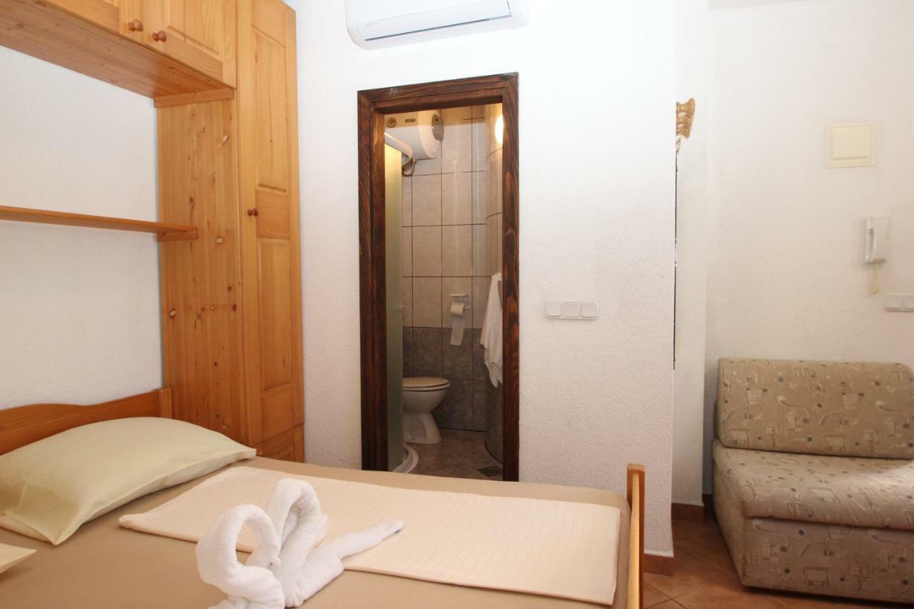 Appartments Mali Raj Vrsar Exterior foto